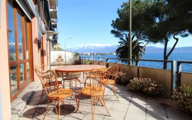 Appartamento Fronte Lago