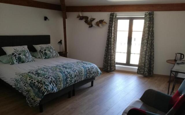 Les Greniers Du Château