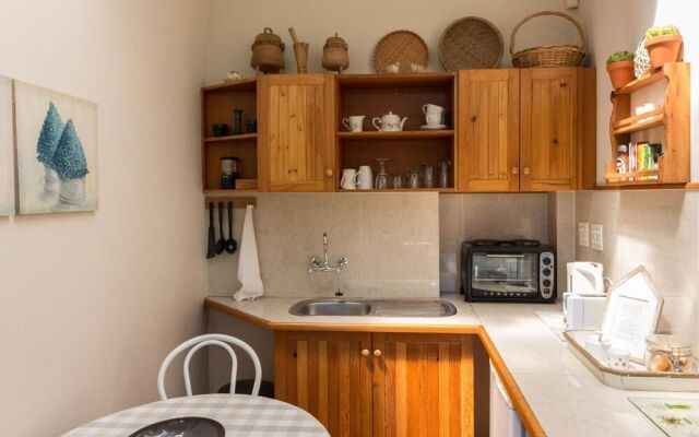 Sandown Lodge