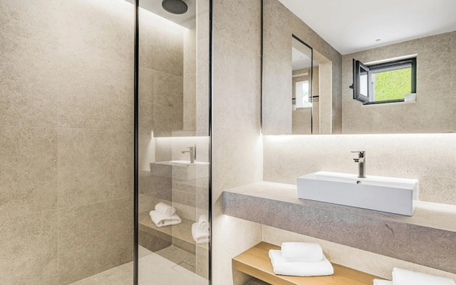 Lakka Suites