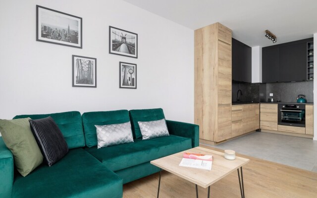 Apartament Otoczony Zielenią by Renters