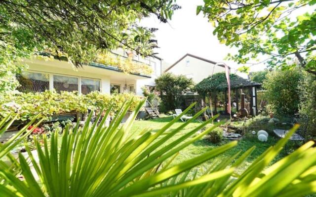 Freundliche Ferienwohnung (Souterrain) mit Gartenmitbenutzung im Haus Lotus