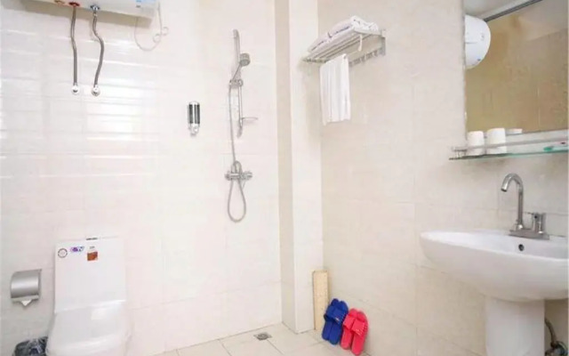 July Sky Business Hotel