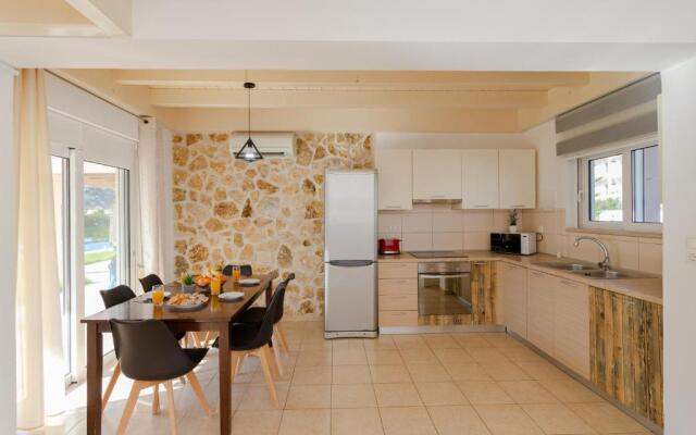 Elladas Villas with Pool at Kolympia!