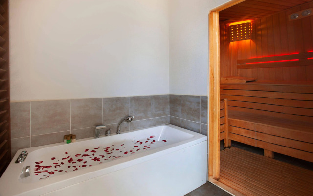 Adenya Hotel & Resort