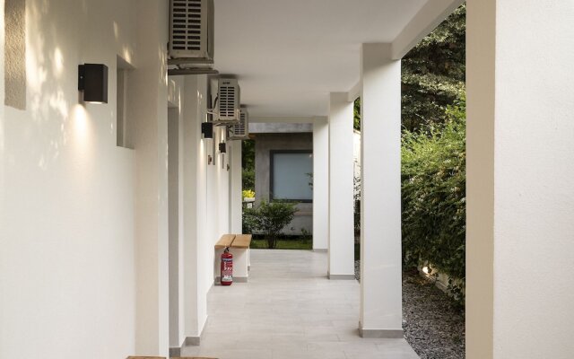 Gkaras Camp & Apartments