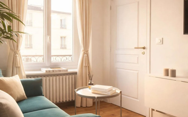 1587 Charonne
