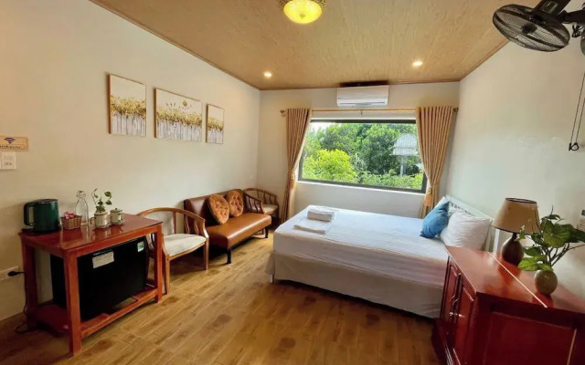 Funny Monkeys Homestay