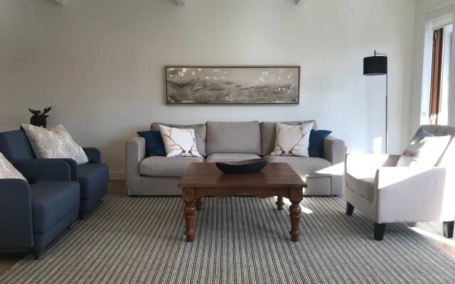 Huge 3 Bedroom Condo With a View