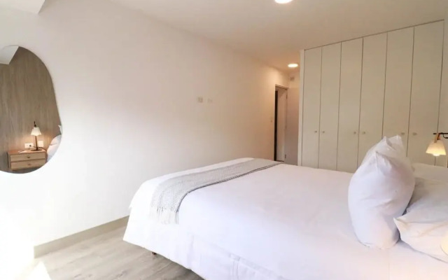 w Amazing 2BR With Balcony in Miraflores