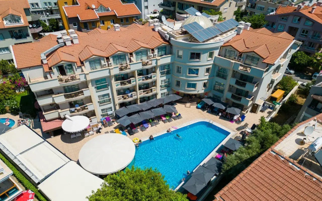Club Karakas Apart