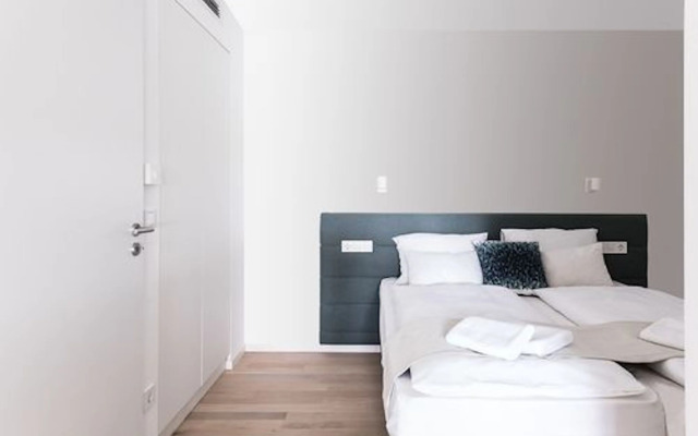 OliverLux Aparthotel
