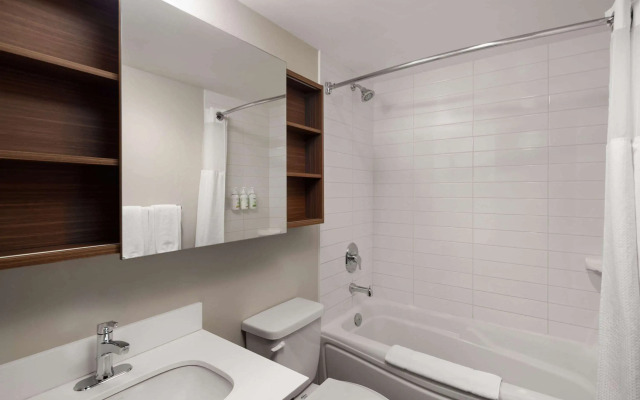 Microtel Inn & Suites by Wyndham Kirkland Lake