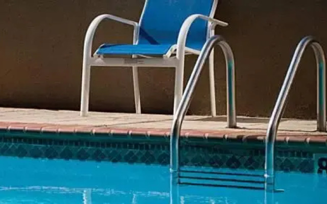 Palm Grove Hotel & Suites