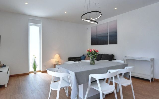 Modern Apartment With Large Covered Terrace