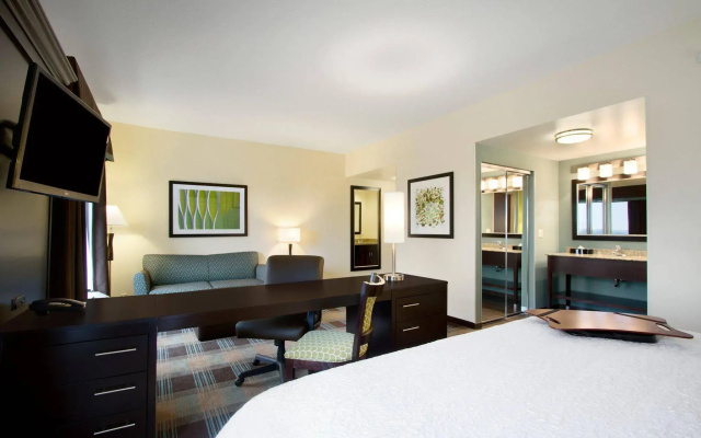 Hampton Inn & Suites York South