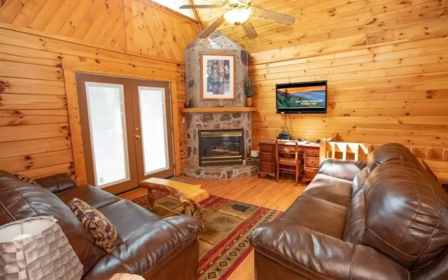 11 Above and Beyond - 4 Br Cabin