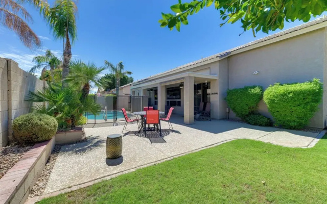 Private Pool & Patio: Family Retreat in Mesa