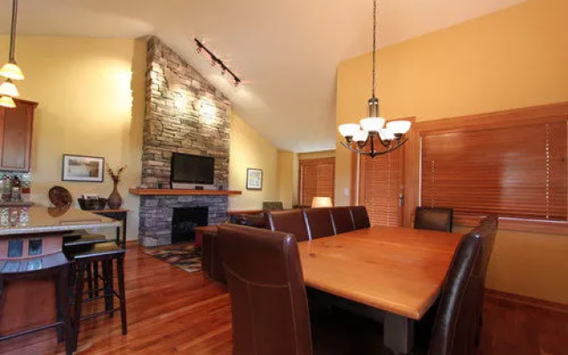 Pinnacle Ridge Chalets by FCR