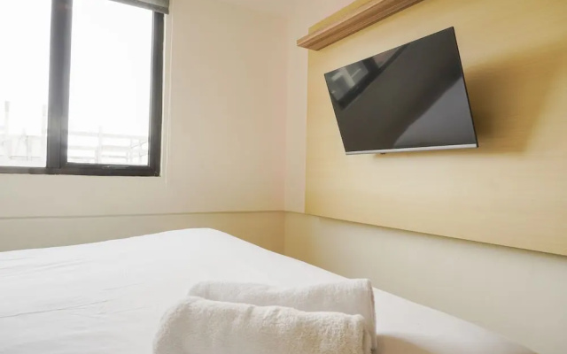 Comfort 1Br With Working Room At Meikarta Apartment