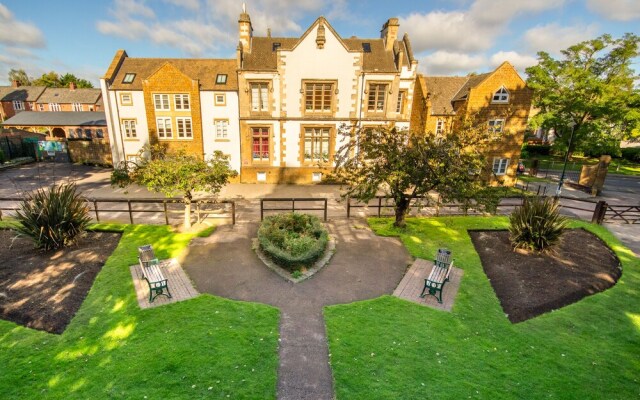 Captivating 2-bed Apartment in Banbury