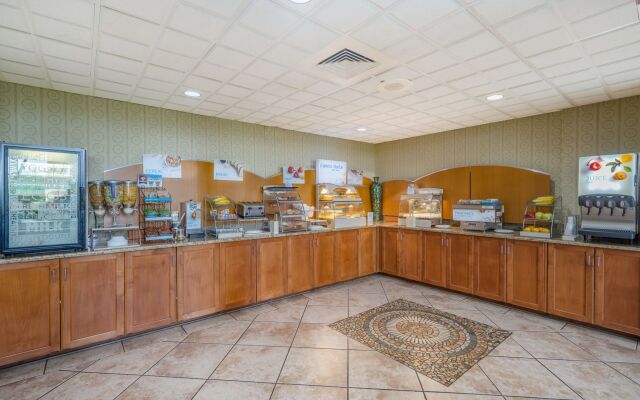 Clarion Pointe New Bern