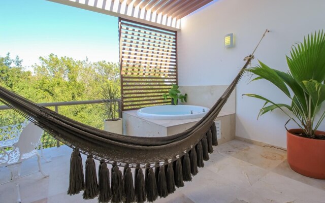 Resort Amenities Penthouse by Olahola