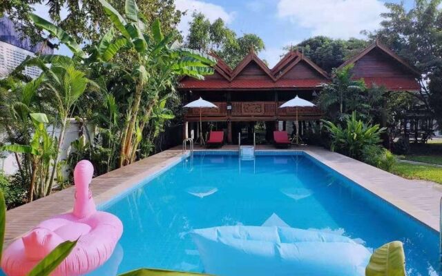 Capital O923 Elephant At Baan Tawai