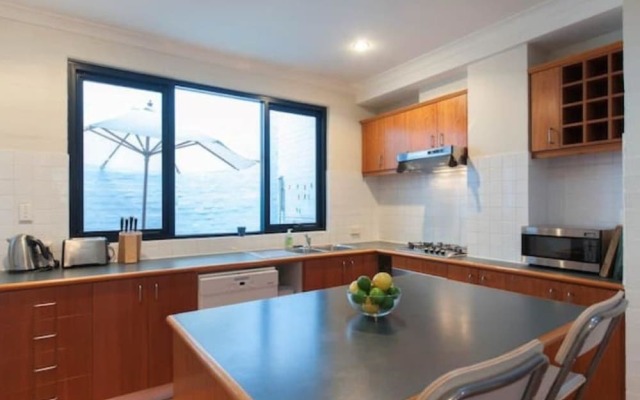 Fremantle Terrace Townhouse
