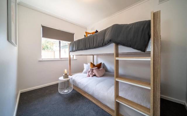 Harmony at Henley Beach-Wifi - Nespresso - Netflix