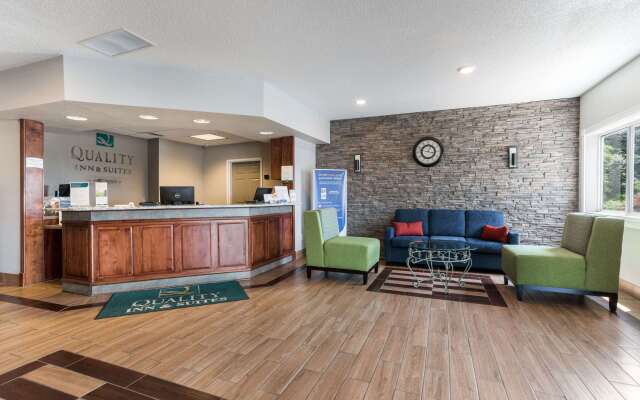 Quality Inn & Suites Ferdinand