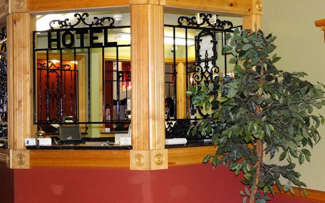 Martin & Mason Hotel