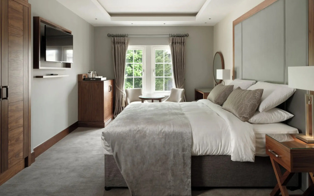 One Warwick Park Hotel