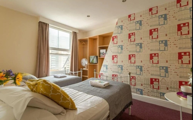 INNit Rooms - Upper Rock