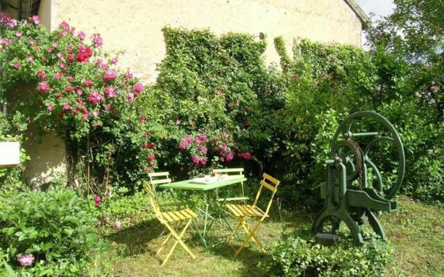 Gîte Dompierre-sur-Besbre, 5 pièces, 8 personnes - FR-1-489-109