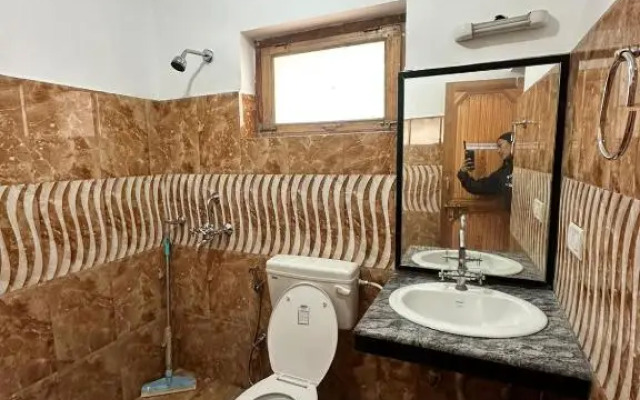 Skyland Guest House