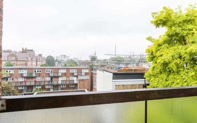 Bright and Colourful 2 bed Flat in Islington