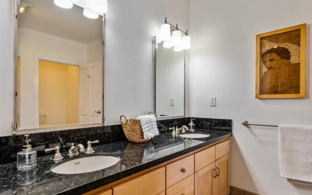 Hualalai 2 Bedroom Home by RedAwning