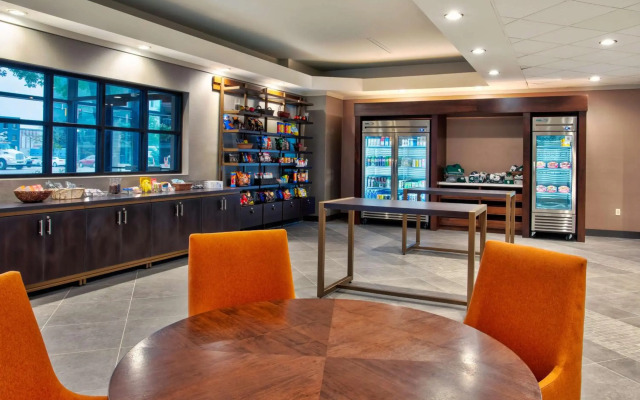 DoubleTree by Hilton Lansing