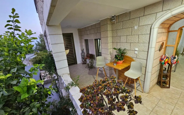 Maria's GuestHouse - Uphill View of Nazareth F