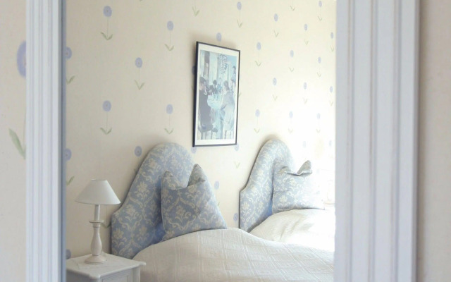 Calico House Bed & Breakfast