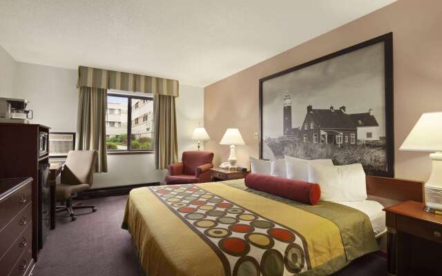 Super 8 by Wyndham Milwaukee Airport