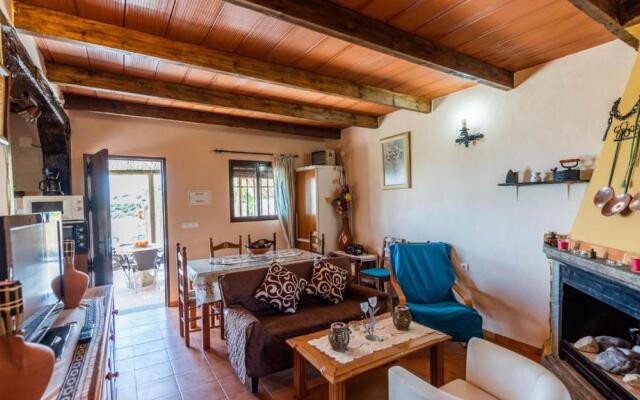 Casa Gonzalez Villanueva de la Concepcion by Ruralidays