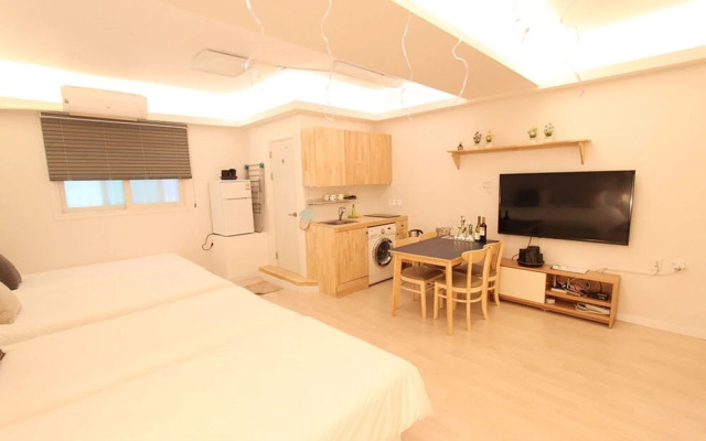DK House