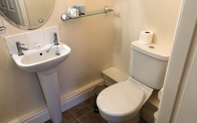 Diamonds Inn Ltd