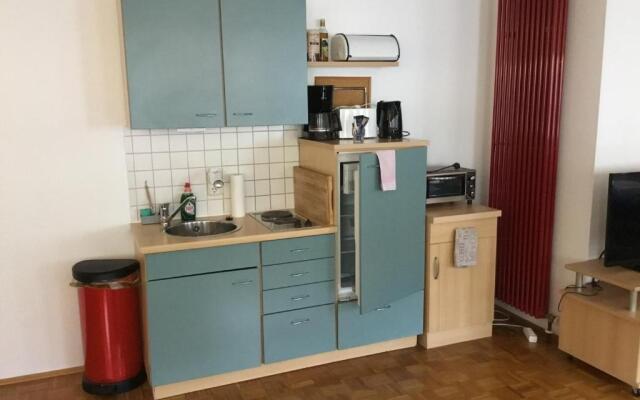Apartmenthaus Zentrum Komfort Apartments mit Miniküchen verschiedener Größen