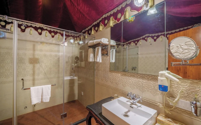 R Chandras Palace