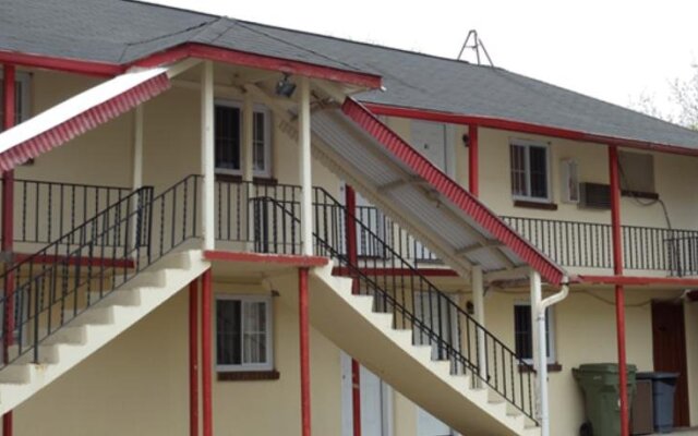 Fernwood Motel