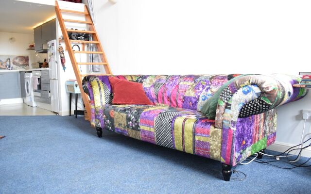 Loft Style Studio In Bow