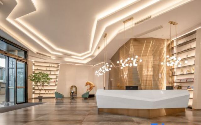 Yibin moon Peninsula Light Hotel(University City & Exhibition Center)